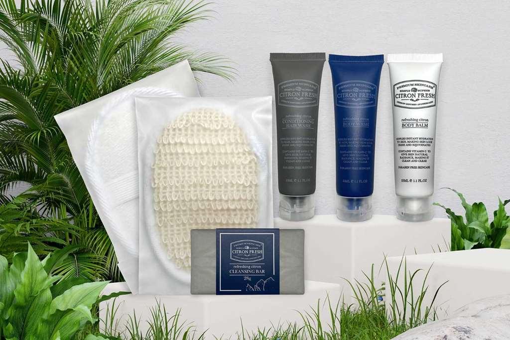 Royal Plaza On Scotts Singapura Exterior foto A selection of spa products