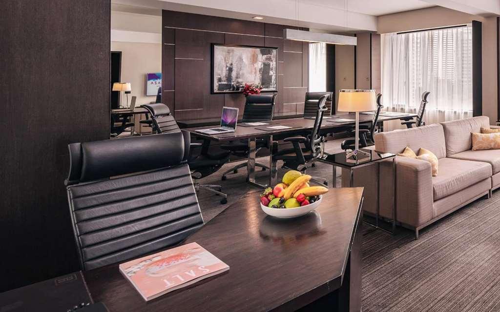 Royal Plaza On Scotts Singapura Quarto foto Office of the President